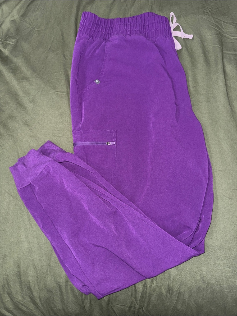 FIGS digital grape (?) Jogger with light pink drawstring